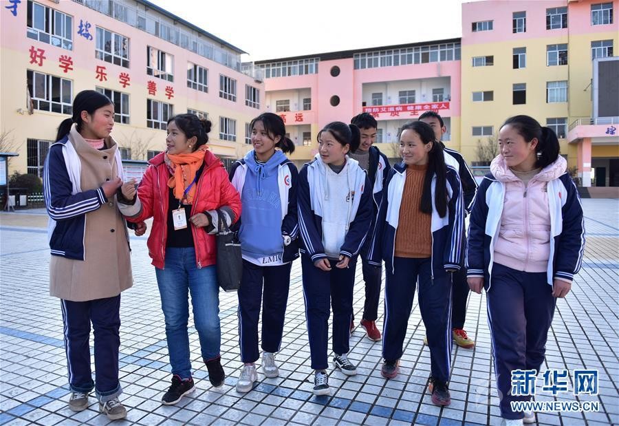 （決戰(zhàn)決勝脫貧攻堅(jiān)·圖文互動(dòng)）（4）山上的放羊娃不見(jiàn)了——涼山教育扶貧斬?cái)嘭毨А按H傳遞”