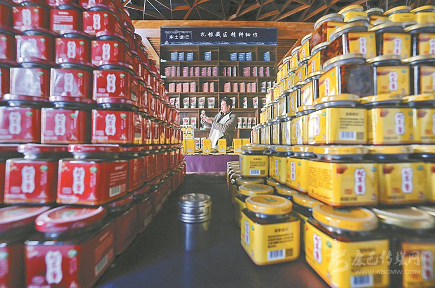 小菌菇敲開(kāi)致富門(mén)