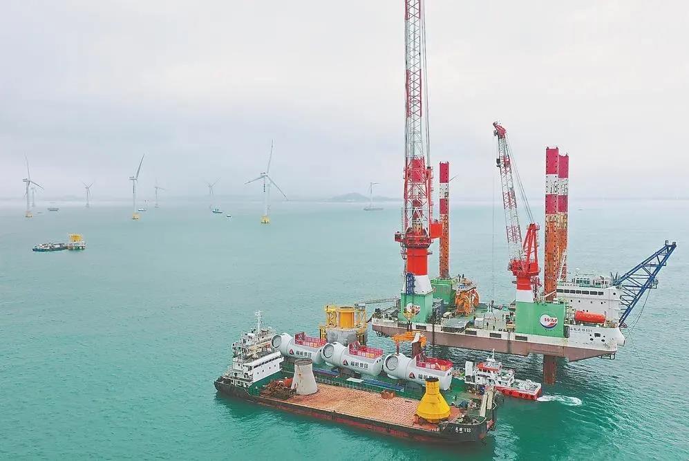 福能集團曾是“一煤獨大”的老國企，近年來積極轉型，布局新能源、新材料、醫(yī)療健康等領域。圖為福能集團三川海上風電項目。（資料圖片）